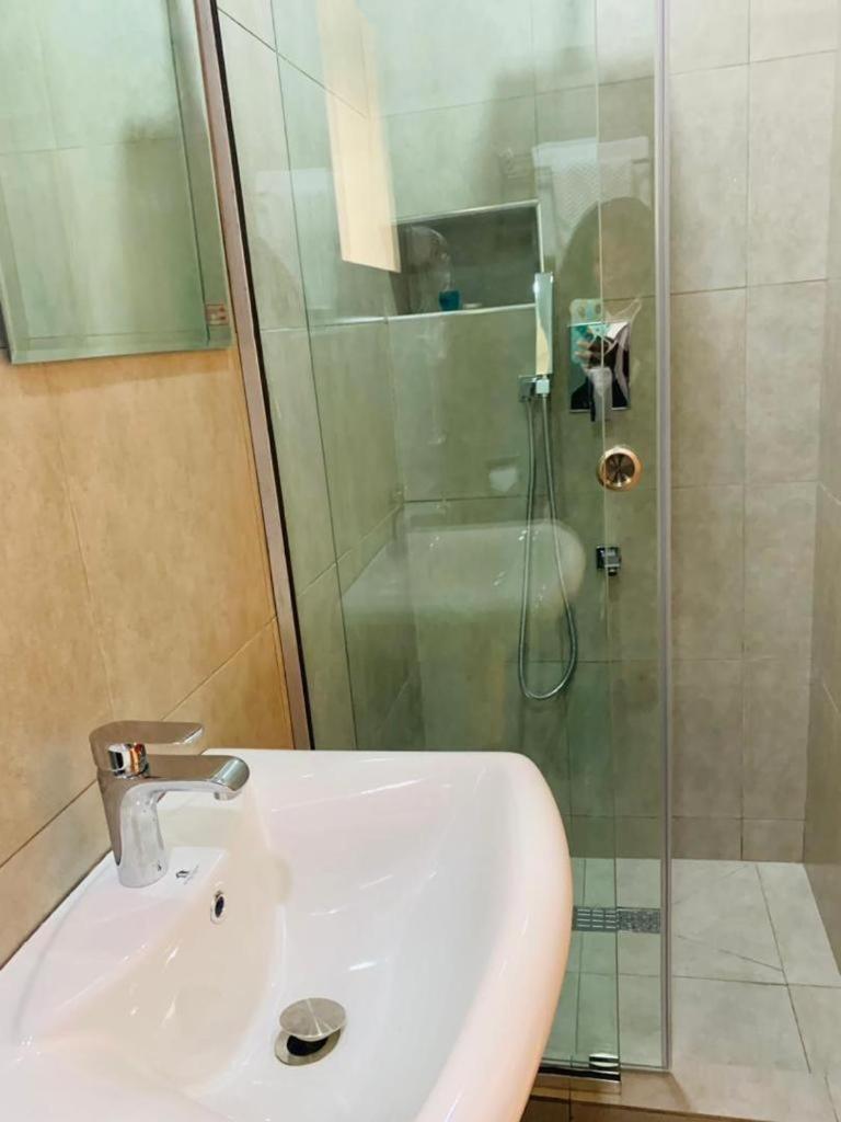 Swiss Pearl Continental Suite Wupa Exterior photo